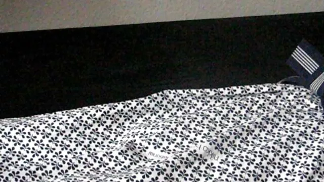 Cô ta lên giường với một người bạn, và sau đó buộc anh phải uống tinh trùng. xx gai han
