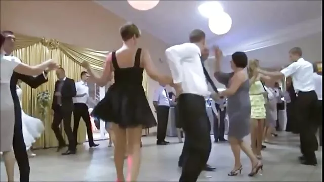 Say xỉn, phụ nữ nhiệt tình hút xxx hàn thiếu niên tại bữa tiệc