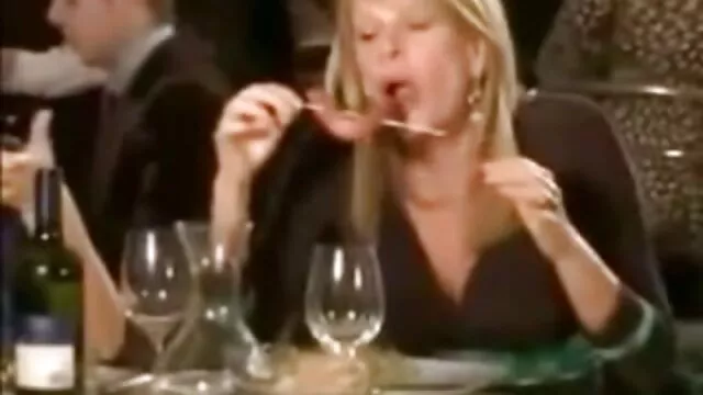 Cô gái làm cho những video của vợ phim xxxhanquoc mình nghiệp về ngay!