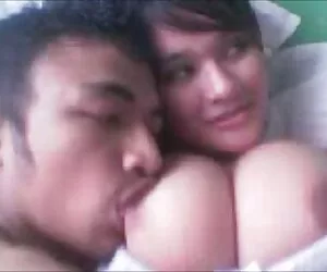 Cô làm phiền một chàng trai sẽ xxx hàn được quần lót